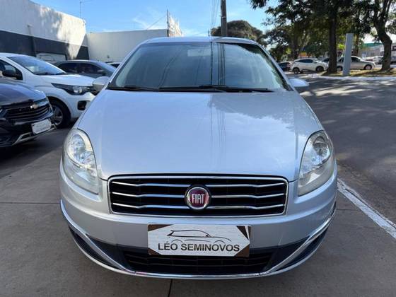 FIAT LINEA 1.8 ESSENCE 16V FLEX 4P MANUAL FIAT LINEA 1.8 ESSENCE 16V FLEX 4P MANUAL